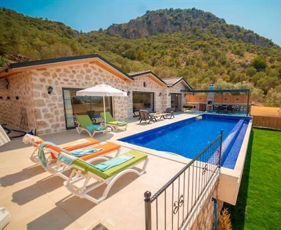 Kaş Yeşilköy'de Muhteşem Doğa İçerisinde, Özel Havuzlu, Modern Villa - 1