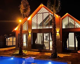 Silivri'de Ahşap Tasarımlı, Özel Havuzlu, Çift Jakuzili Bungalov - 3