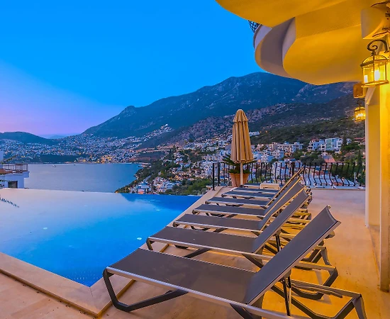Kalkan'da Muhteşem Deniz Manzaralı, Sonsuzluk Havuzlu, Kiralık Villa - 1