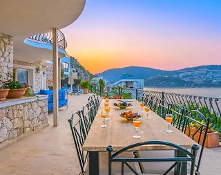 Kalkan'da Muhteşem Deniz Manzaralı, Sonsuzluk Havuzlu, Kiralık Villa - 3