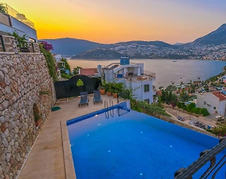 Kalkan'da Muhteşem Deniz Manzaralı, Sonsuzluk Havuzlu, Kiralık Villa - 4