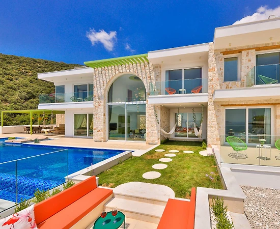 Kaş Kalkan'da Göz Alıcı Manzaralı, Özel Havuzlu, Lüks Villa - 1