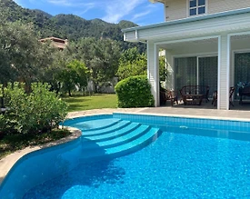 Muğla Marmaris'de Nezih Konumda, Özel Havuzlu, Bahçeli Villa - 2