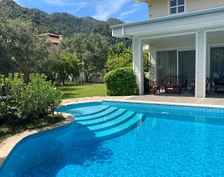 Muğla Marmaris'de Nezih Konumda, Özel Havuzlu, Bahçeli Villa - 2