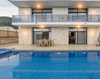 Antalya Demre'de Elverişli Konumda, Özel Havuzlu, Konforlu Villa - 1