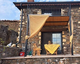 İzmir Karaburun'da Çekirdek Ailelere Uygun, Merkezi Konumda, Taş Ev - 2