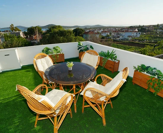 Cunda Adası'nda Merkezi Konumda, Deniz ve Doğa Manzaralı Müstakil Ev - 1