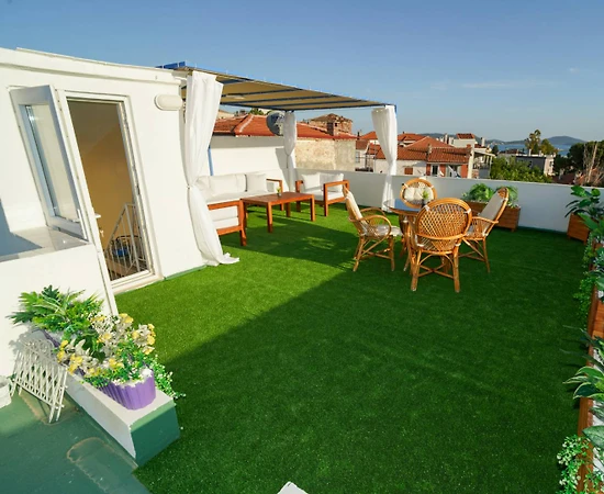 Cunda Adası'nda Merkezi Konumda, Deniz ve Doğa Manzaralı Müstakil Ev - 1