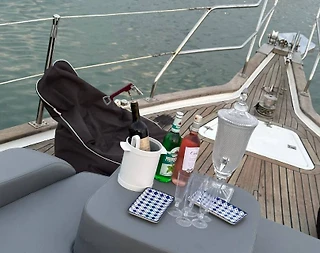 İzmir Çeşme'de Doğayla İç İçe, Masmavi Sularda, Modern ve Konforlu Yat - 5