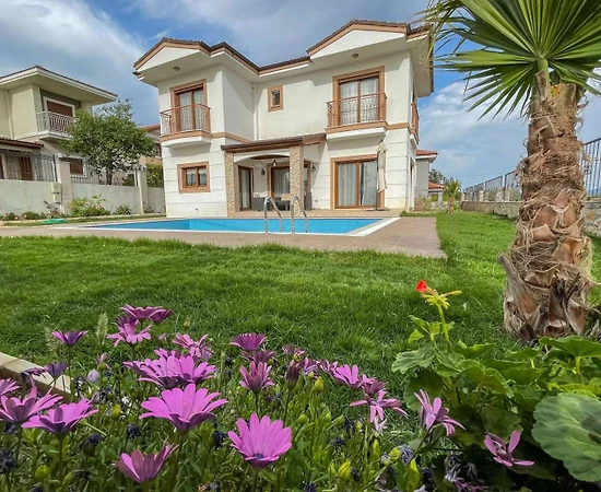 Ula Esentepe'de Kalabalık Ailelere Uygun, Özel Havuzlu, Modern Villa - 1