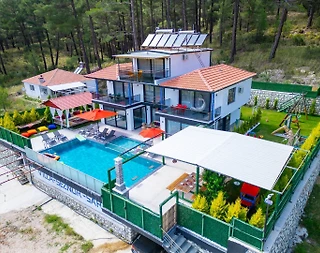 Kaş Çamlıova'da Lüks Tasarımlı, Açık ve Kapalı Havuzlu, 4+1 Kiralık Villa - 4