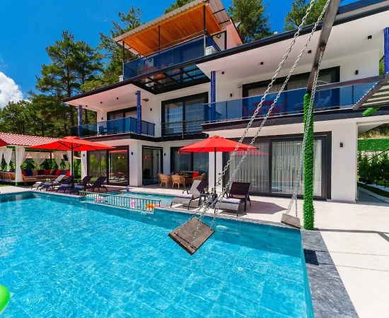 Kaş Çamlıova'da Lüks Tasarımlı, Açık ve Kapalı Havuzlu, 4+1 Kiralık Villa - 1