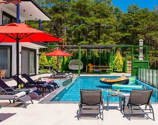 Kaş Çamlıova'da Lüks Tasarımlı, Açık ve Kapalı Havuzlu, 4+1 Kiralık Villa - 2