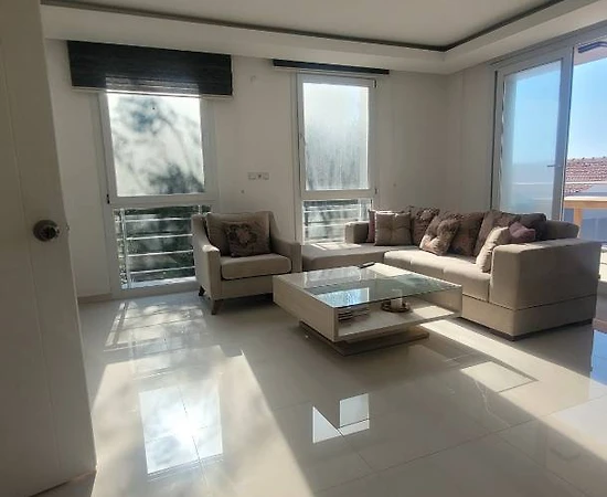 İzmir Urla'da Denize Yakın, 4 Kişilik, 2+1 Apart - 1