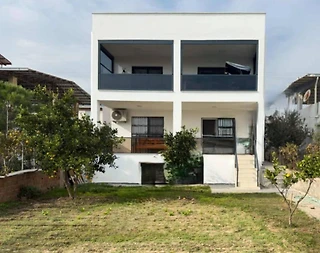 Urla Güzelbahçe'de Denize Yakın, Bahçeli, 2+1 Villa - 1