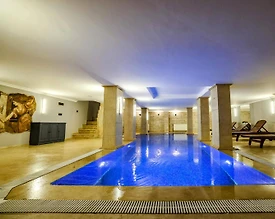 Üsküdar Güzeltepe'de Lüks Tasarımlı, Kapalı Havuzlu, Saunalı Villa - 2