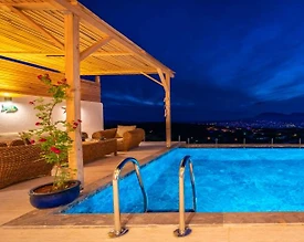 Kaş Üzümlü'de Sakin Konumda, Özel Havuzlu, Kiralık Balayı Villası - 2