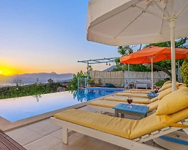 Kaş Üzümlü'de Yeşilliklerle Dolu Doğada, Özel Havuzlu, 3+1 Villa - 3