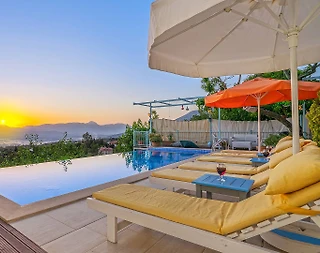 Kaş Üzümlü'de Yeşilliklerle Dolu Doğada, Özel Havuzlu, 3+1 Villa - 3