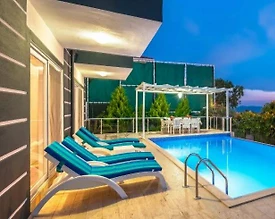 Kaş Üzümlü'de Doğa İçerisinde, Özel Havuzlu, 9 Kişilik Villa - 3