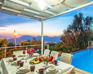 Kaş Üzümlü'de Doğa İçerisinde, Özel Havuzlu, 9 Kişilik Villa - 2
