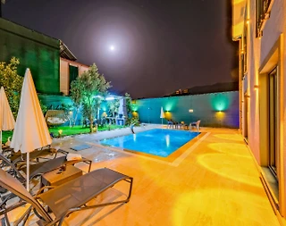 Fethiye Karaçulha'da Jakuzili, Özel Havuzlu, Lüks Tatil Villası - 1