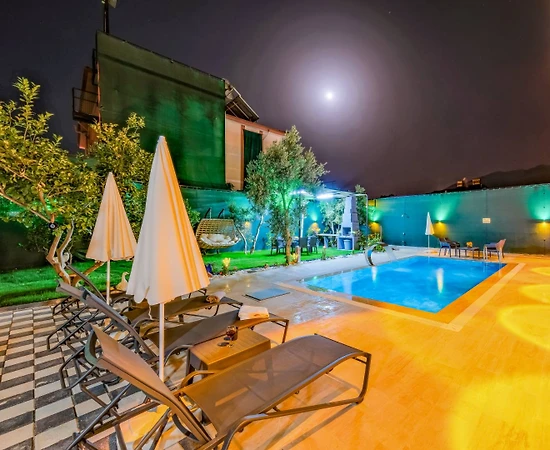 Fethiye Karaçulha'da Jakuzili, Özel Havuzlu, Lüks Tatil Villası - 1