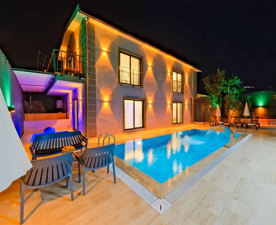 Fethiye'de Kalabalık Aileler için Uygun, Özel Havuzlu, Modern Villa - 1