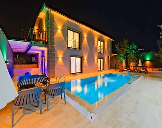Fethiye'de Kalabalık Aileler için Uygun, Özel Havuzlu, Modern Villa - 1