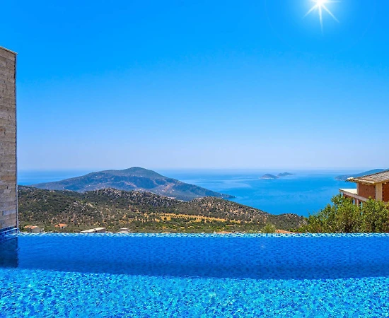 Kaş Kördere'de Eşsiz Deniz Manzaralı, Özel Havuzlu, Konforlu Villa - 1