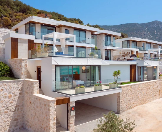 Kaş Kalkan'da Sakin Konumda, Özel Havuzlu, Modern Kiralık Villa - 1