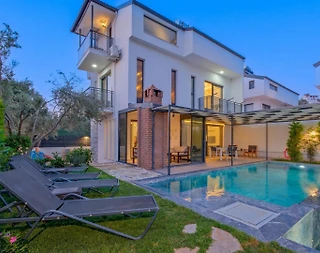 Fethiye Karaçulha'da Geniş Ailelere Uygun, Özel Havuzlu, Modern Villa - 1