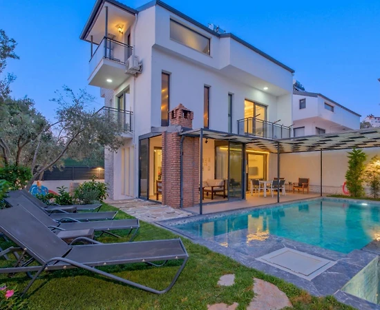 Fethiye Karaçulha'da Geniş Ailelere Uygun, Özel Havuzlu, Modern Villa - 1