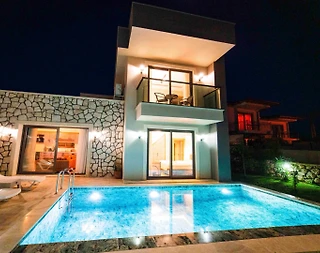 Kaş Andifli'de Modern Tasarımlı, Özel Havuzlu, Taş Villa - 2