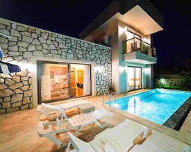 Kaş Andifli'de Modern Tasarımlı, Özel Havuzlu, Taş Villa - 3