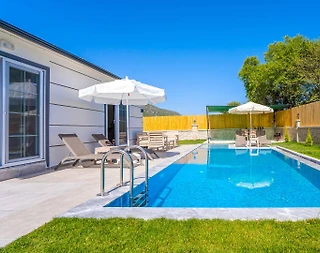 Kaş Sarıbelen'de Yemyeşil Bahçeli, Özel Havuzlu, Lüks Villa - 3