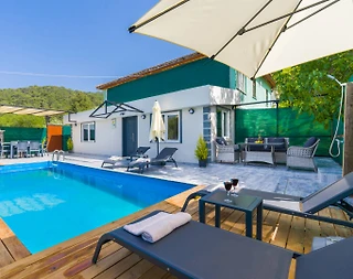 Kaş Sarıbelen'de Doğa İle İç İçe, Özel Havuzlu, Kiralık Villa - 1