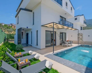 Fethiye Karaçulha'da Sakin Konumda, Özel Havuzlu, Bahçeli Villa - 1