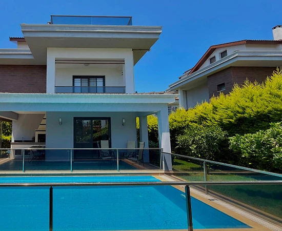 Fethiye Foça'da Denize Yakın Konumda, Özel Havuzlu, Merkezi Villa - 1