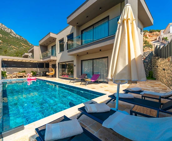 Kaş Bezirgan'da Enfes Doğa Manzaralı, Özel Havuzlu, Lüks Villa - 1