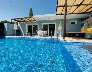 Kaş İslamlar'da Doğa Manzaralı, Özel Havuzlu, Modern Tasarımlı Villa - 2