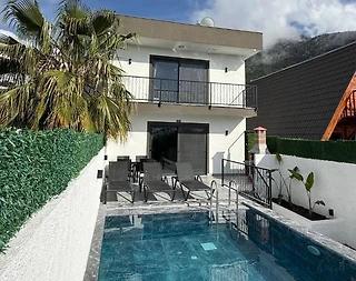 Fethiye Ölüdeniz'de Merkezi Konumda, Özel Havuzlu, Kiralık Villa - 1