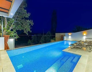 Kaş İslamlar'da Yemyeşil Doğa Manzaralı, Özel Havuzlu, Şık Villa - 4