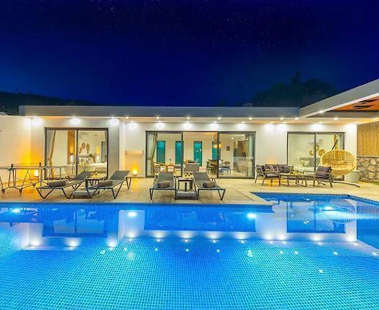 Kaş İslamlar'da Yemyeşil Doğa Manzaralı, Özel Havuzlu, Kiralık Villa - 1