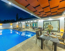 Kaş İslamlar'da Yemyeşil Doğa Manzaralı, Özel Havuzlu, Kiralık Villa - 2