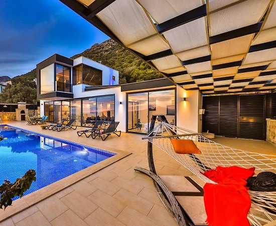 Kaş Bezirgan'da Deniz Manzaralı, Sonsuzluk Havuzlu, Balayı Villası - 1