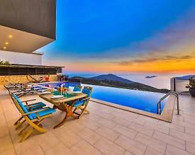 Kaş Bezirgan'da Deniz Manzaralı, Sonsuzluk Havuzlu, Balayı Villası - 2