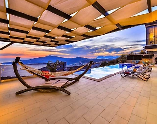 Kaş Bezirgan'da Deniz Manzaralı, Sonsuzluk Havuzlu, Balayı Villası - 4