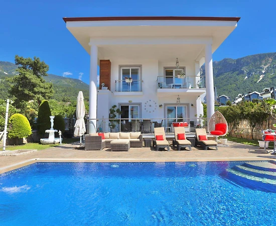 Fethiye Ölüdeniz'de Geniş Ailelere Uygun, Özel Havuzlu, Kiralık Villa - 1