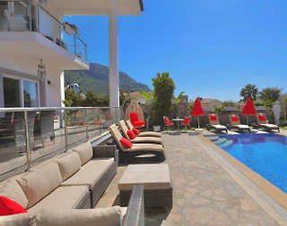 Fethiye Ölüdeniz'de Geniş Ailelere Uygun, Özel Havuzlu, Şık Villa - 4